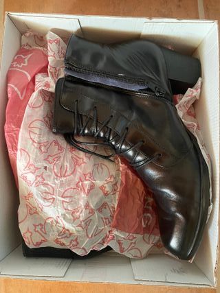 Botines de piel negros