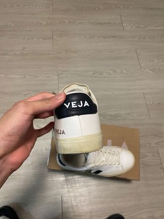 Zapatillas Veja Hombre Blancas y Negras