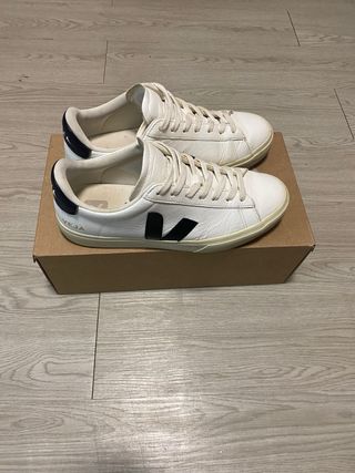 Zapatillas Veja Hombre Blancas y Negras