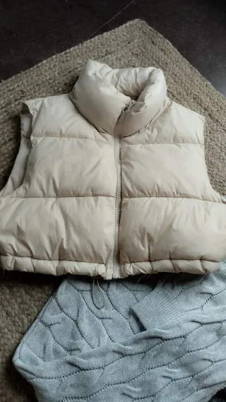 Lote abrigo beige y jersey gris