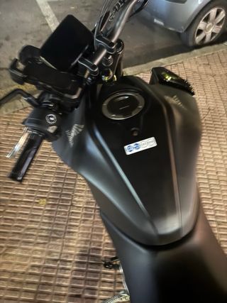 Honda CB125R Negra Casi Nueva