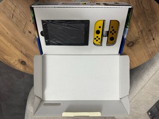 Nintendo Switch Edición Pokémon Let's Go Eevee