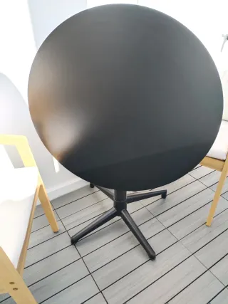 Mesa redonda abatible