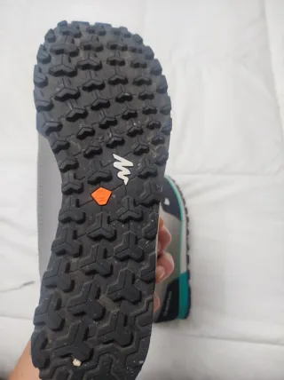 Zapatillas Quechua grises y turquesa