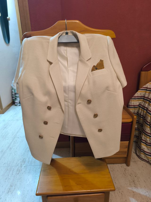 Conjunto Beige y Dorado