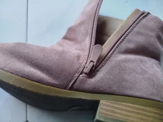 Botines rosas con lazo y pedrería