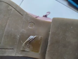 Botines rosas con lazo y pedrería