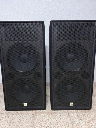 Equipo musica. mesa mezclas Yamaha 01V96,,,,,,,,,,