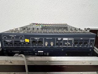 Equipo musica. mesa mezclas Yamaha 01V96,,,,,,,,,,