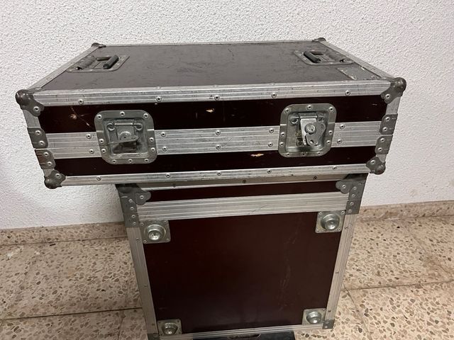 Equipo musica. mesa mezclas Yamaha 01V96,,,,,,,,,,