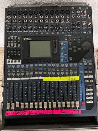 Equipo musica. mesa mezclas Yamaha 01V96,,,,,,,,,,