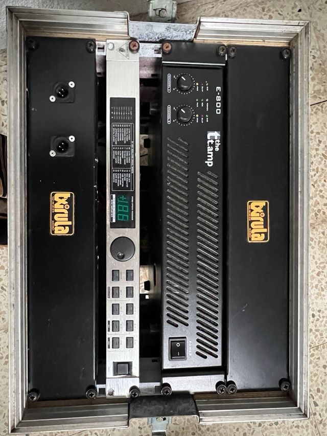 Equipo musica. mesa mezclas Yamaha 01V96,,,,,,,,,,