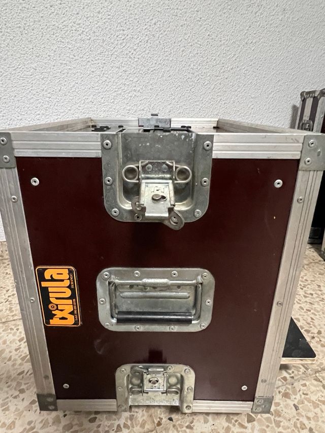 Equipo musica. mesa mezclas Yamaha 01V96,,,,,,,,,,