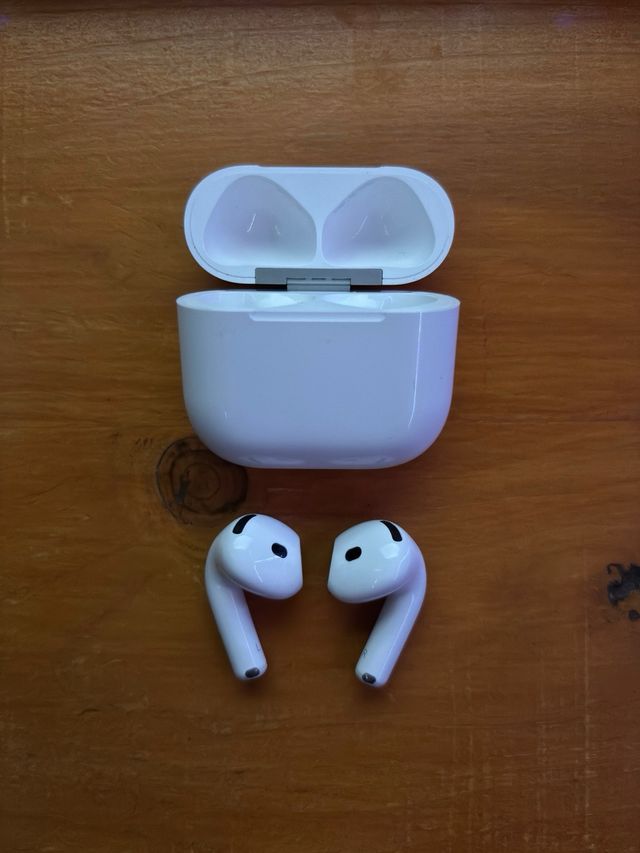 Auricolari Bianchi con Cancellazione del Rumore