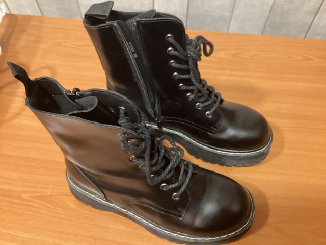 Botas Mujer Media Caña Cordones Negras