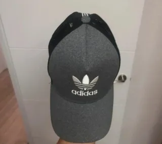 Gorra Adidas Original Unisex Negra y Gris