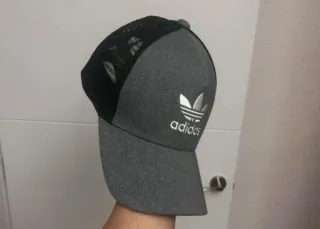 Gorra Adidas Original Unisex Negra y Gris