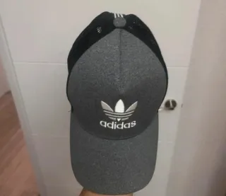 Gorra Adidas Original Unisex Negra y Gris