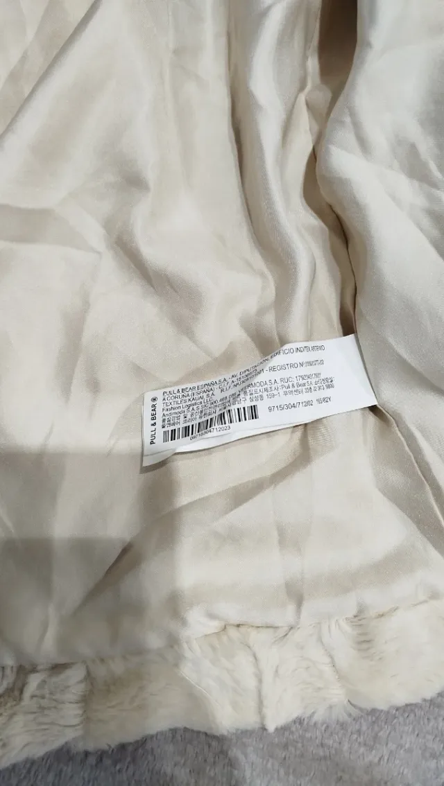 Chaqueta pelo crema Pull&Bear Talla S