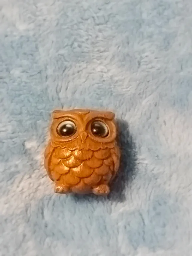 Búho de madera pequeño