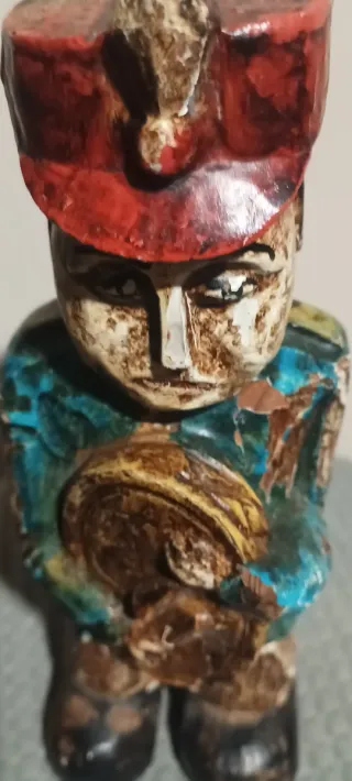 Talla de madera soldado militar