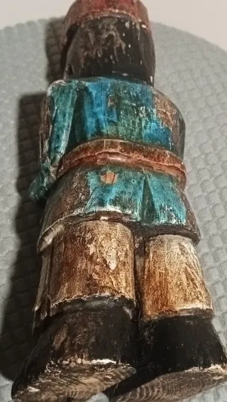 Talla de madera soldado militar