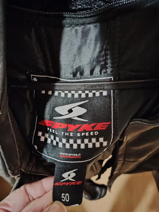 Chaqueta de moto con protecciones