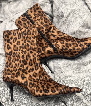 Botines leopardo tacón fino sin estrenar