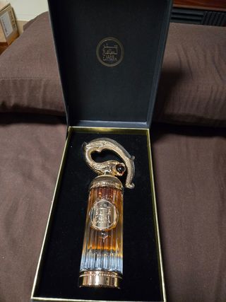 Perfume Lattafa Sehr Negro y Dorado