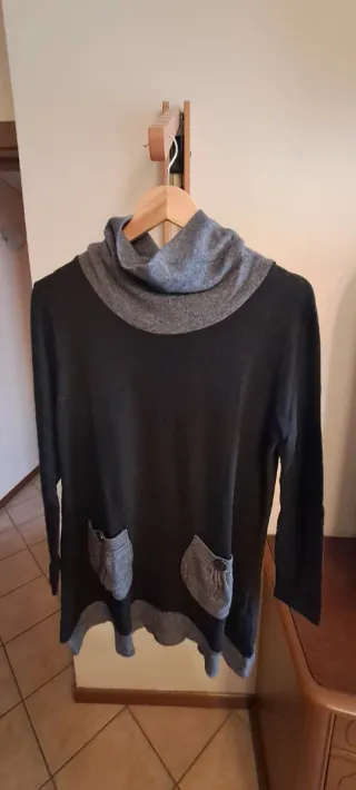Maglioncino dolcevita nero/grigio taglia XL