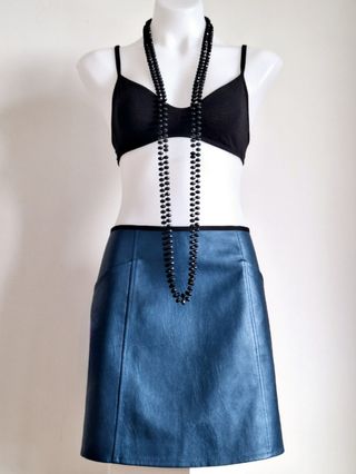 Falda Corta M/L Efecto Piel