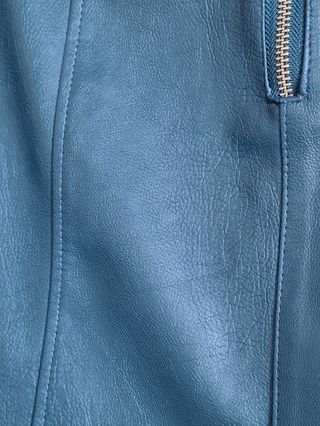 Falda Corta M/L Efecto Piel