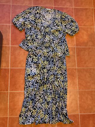 Conjunto H&M Blusa y Falda Estampada