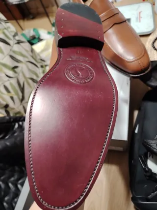 Zapatos de cuero marrones