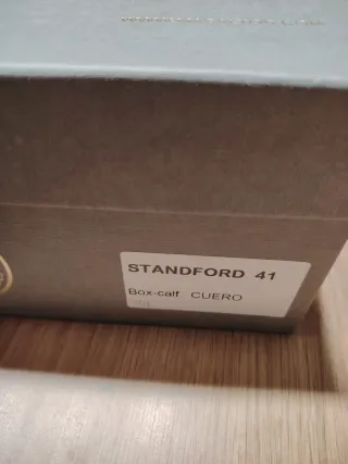 Zapatos de cuero marrones