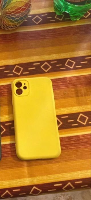 Cover iPhone 11 Silicone Giallo