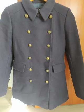 Abrigo corto Zara azul botones dorados