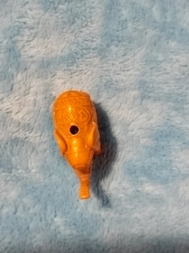 Amuleto elefante trompa arriba naranja