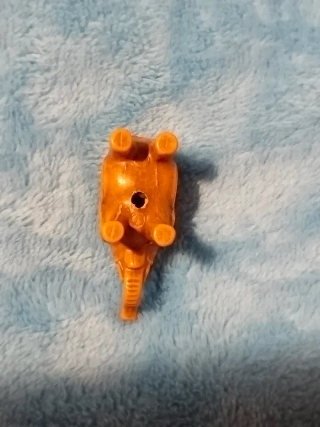 Amuleto elefante trompa arriba naranja