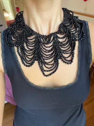 Collana girocollo con strass neri