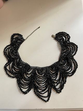 Collana girocollo con strass neri