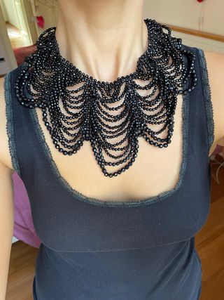 Collana girocollo con strass neri