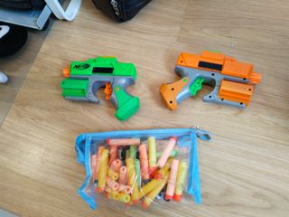 Pistola Nerf Azul y Naranja