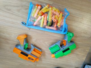 Pistola Nerf Azul y Naranja