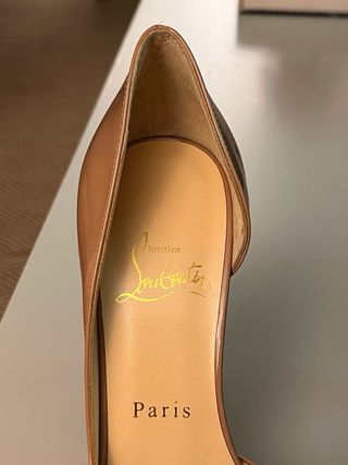 Zapatos Louboutin Irina charol nude sin usar