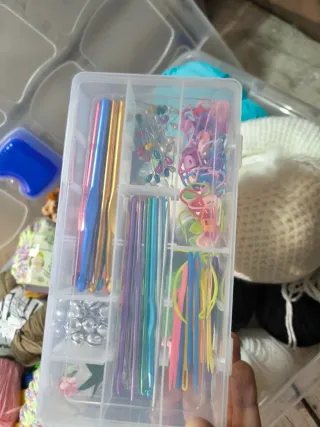 Set de agujas de crochet y accesorios