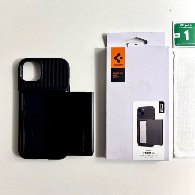 13 | Custodia Spigen + 2 Vetri Temperati | iPhone