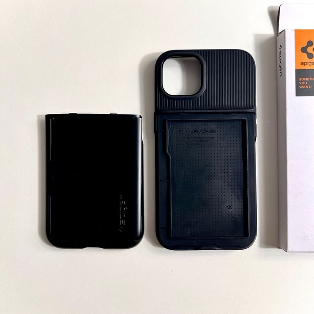 13 | Custodia Spigen + 2 Vetri Temperati | iPhone