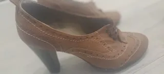 Botín piel tacón cordones marrón