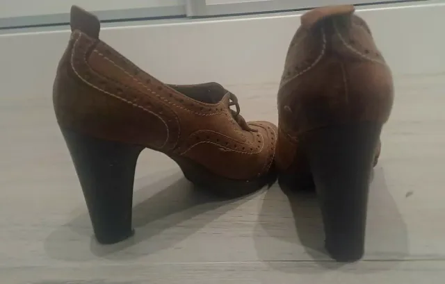 Botín piel tacón cordones marrón